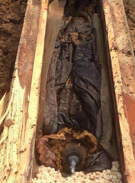 河南清朝干尸离奇失踪 92岁老人称墓主是其老