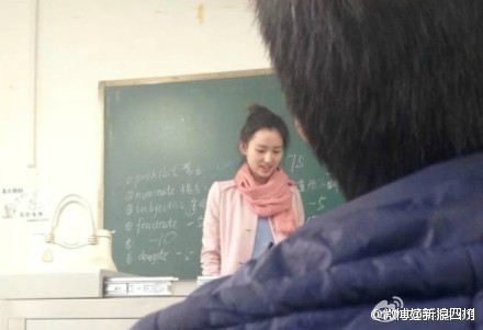 ����Ӣ����ʦײ����ʫʫ����Ө լ��Ϊ�÷����Ʊ��ѡ�8��