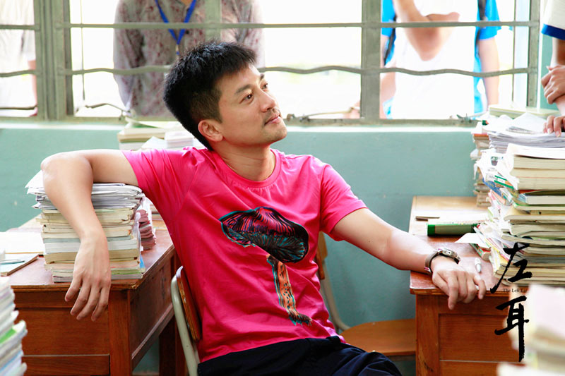 苏有朋:“乖乖虎”的“狼子野心”
实际年龄: 42岁
不容错过:《左耳》(公映:2015年4月30日)
羊年新动态:苏有朋从1988年出道至今已经24个年头,但是如果不熟悉他的人,仅凭外表绝对不相信他是一个40岁的成熟男人。虽然如今的苏有朋留起了胡渣,举手投足之间都多了份成熟,但并没有显示四号衰老之疲态,2015年,转战幕后的苏有朋已脱胎换骨昔日的“乖乖虎”带着其“狼子野心”推出处子作——《左耳》,“快男”(欧豪)+“校花”(陈都灵)势不可挡。
保鲜指数:★★