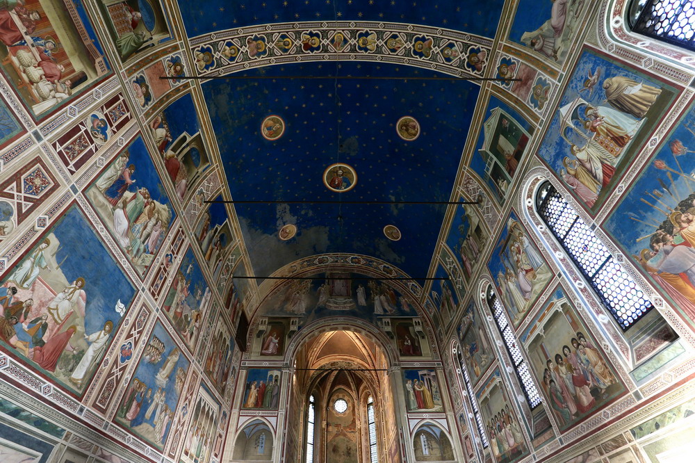 這是意大利帕多瓦斯科洛文尼禮拜堂內部由喬托繪制的濕壁畫（7月28日攝）。