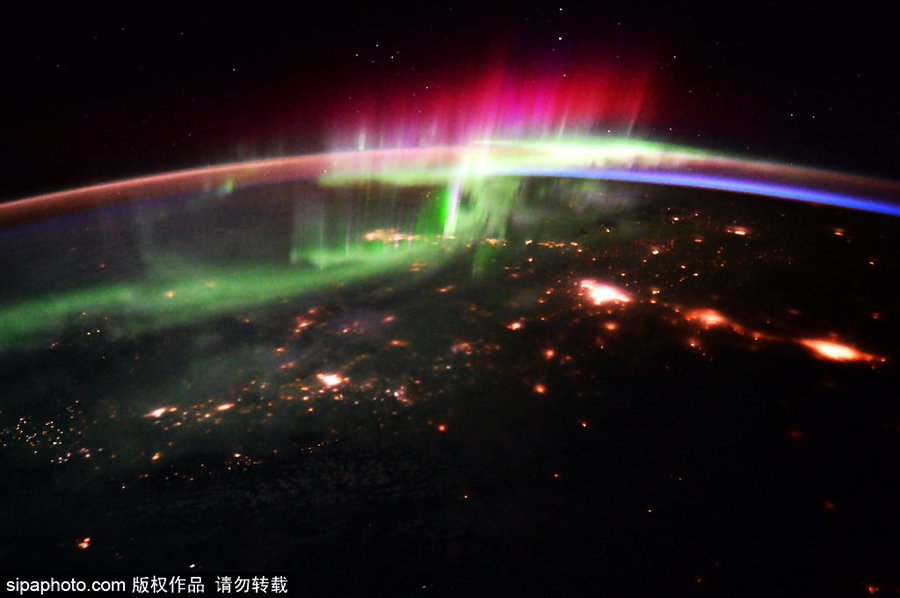 歐洲航天局宇航員太空拍攝神奇極光【2】