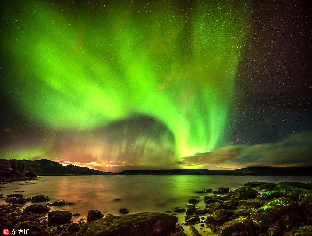 攝影師拍冰島北極光 噴涌炸裂似《魔戒》“索倫之眼”【3】