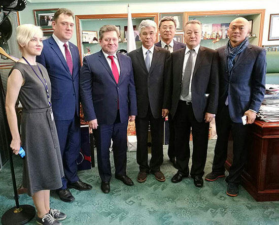 �й����Ŵ����Ż����˹����ʹ�ϵ�����ΰ��и񡤰�˹����ά���������������� ��