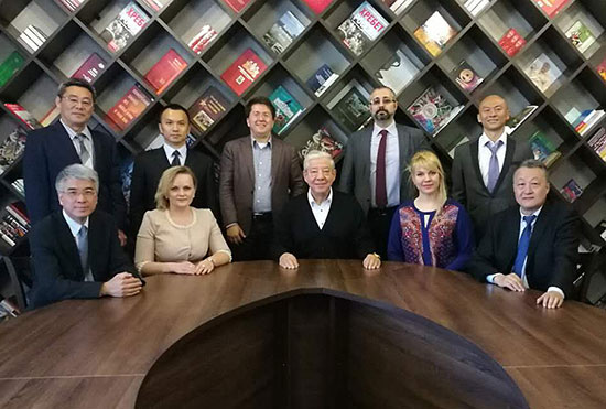 �й����Ŵ����ŷ���˹ά�������˹�������Ź��������ˣ�ǰ����Ϊ������ϯ����ɽ�����ġ������ ��
