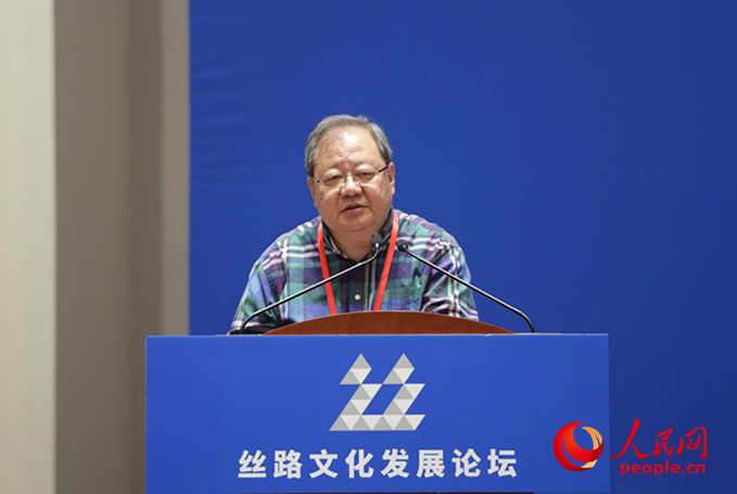 著名詩人、作家、中國作家協會副主席、書記處書記吉狄馬加