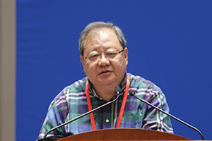 著名诗人、作家、中国作家协会副主席、书记处书记 吉狄马加