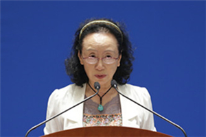 著名作家、中國作家協會副主席、國務院參事張抗抗