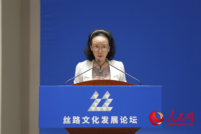 著名作家、中國作家協會副主席、國務院參事張抗抗