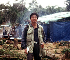 1997年3月27日，溫憲在處於戰亂中的原扎伊爾（現剛果“金”）東部阿米西難民營採訪。