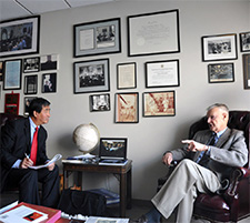 2013年3月7日,溫憲專訪前美國總統安全事務助理布熱津斯基。
