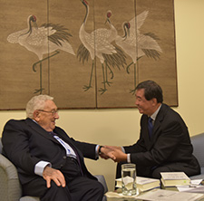 2015年10月7日，溫憲再次專訪美國前國務卿基辛格。