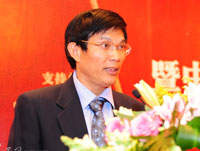 人民網副總裁官建文致辭