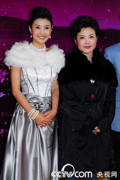 北京电视台的两位美女主持春妮和徐滔