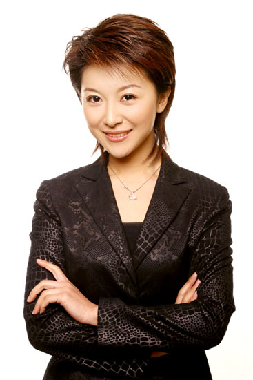 央视美女主播肖艳:把清新自然之风揉进新闻播报