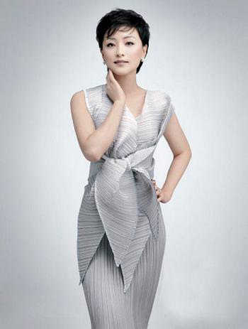杨澜:<em>女人20岁</em>美丽显而易见 <em>30岁</em>要让经历变成