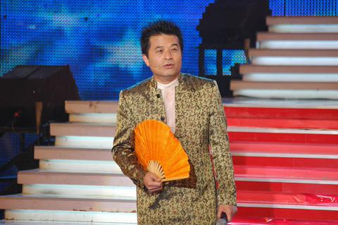 51岁毕福剑攻读艺术硕士 与鲁健成同学 (5)