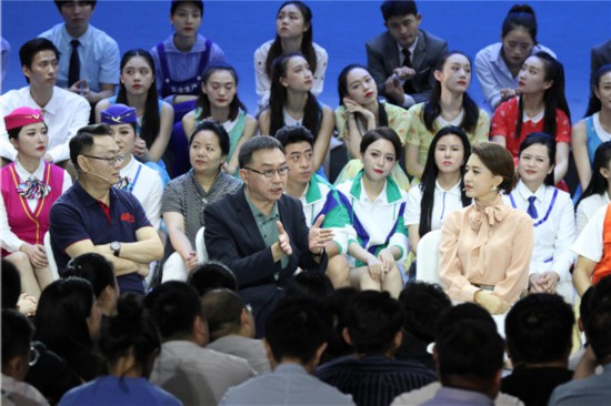 用舞台呈现“春天的故事”  央视《大幕开启》紧跟时代热点传递深圳精神